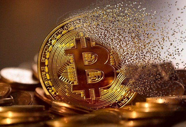Blockchain Technology Smart Bitcoin  - mohamed_hassan / Pixabay